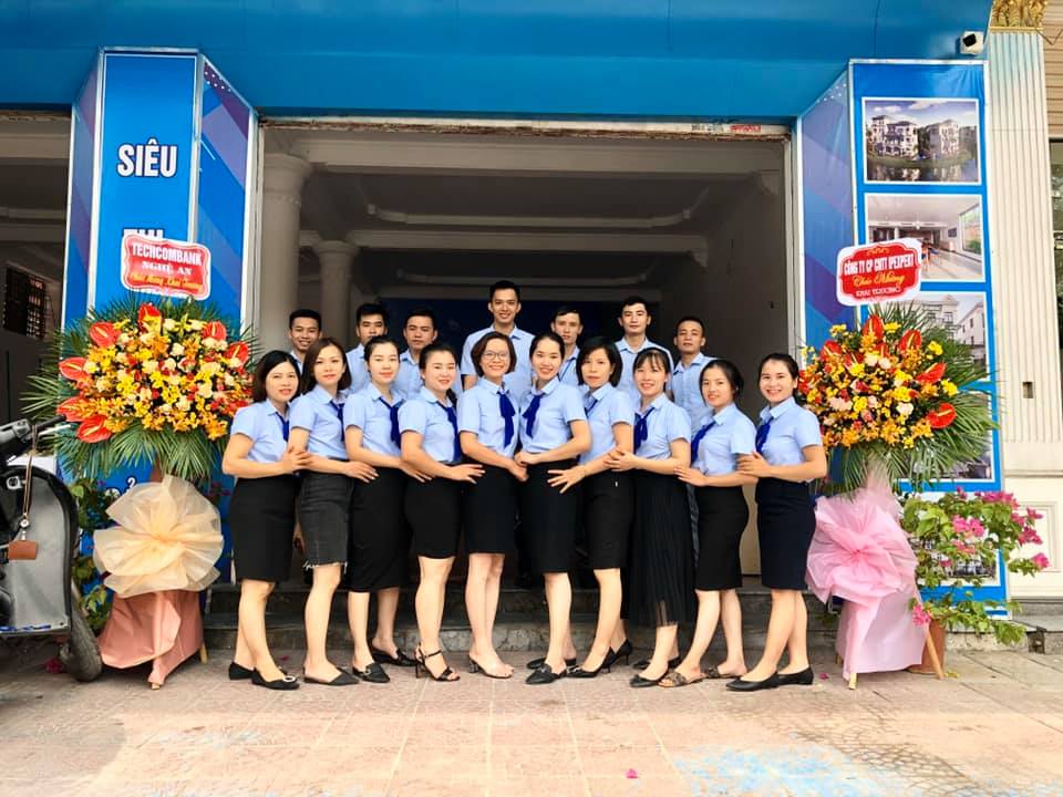 Đội ngũ nhân viên sàn thạch kim